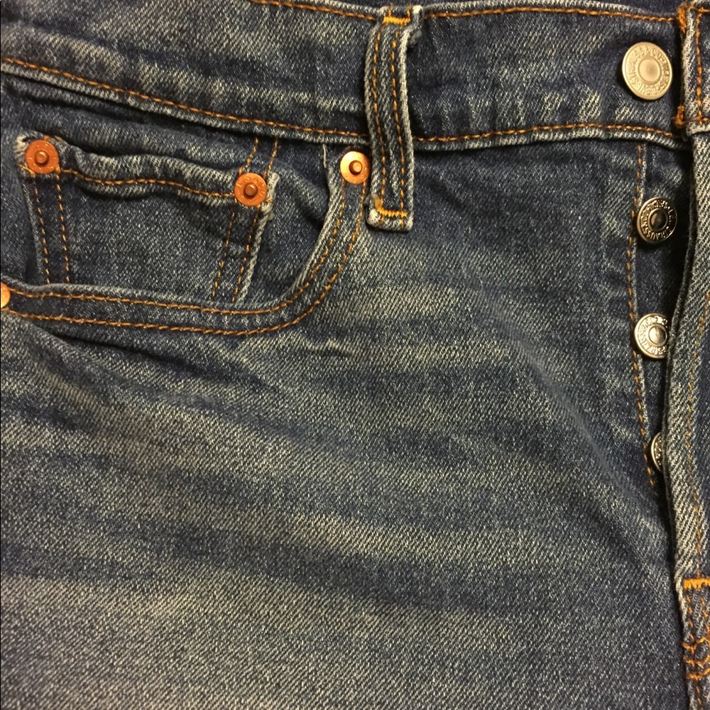 Levi’s - Picture 2 of 5